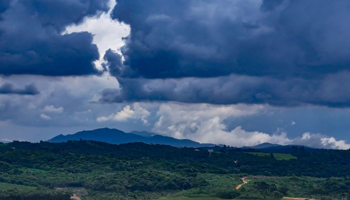 Ciclone extratropical não atinge o Paraná, mas trará chuva neste fim de semana, prevê Simepar
